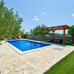 아파트 Family-friendly With Swimming Pool Ljubac, Zadar - 14148 Ražanac