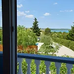 아파트 Family-friendly With Swimming Pool Ljubac, Zadar - 14148 *