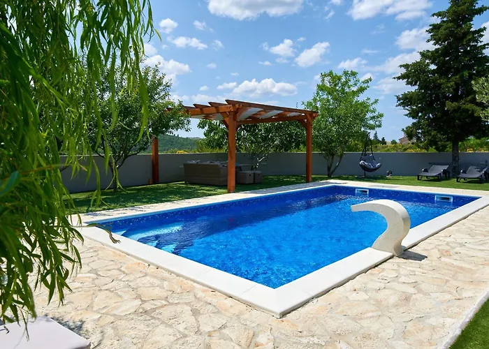 Lägenhet Family-friendly With Swimming Pool Ljubac, Zadar - 14148