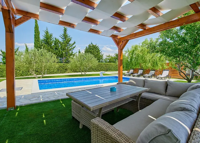 Family-friendly With Swimming Pool Ljubac, Zadar - 14148 Ražanac
