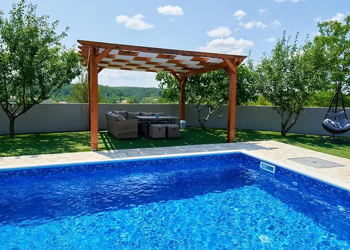 Appartement Family-friendly With Swimming Pool Ljubac, Zadar - 14148