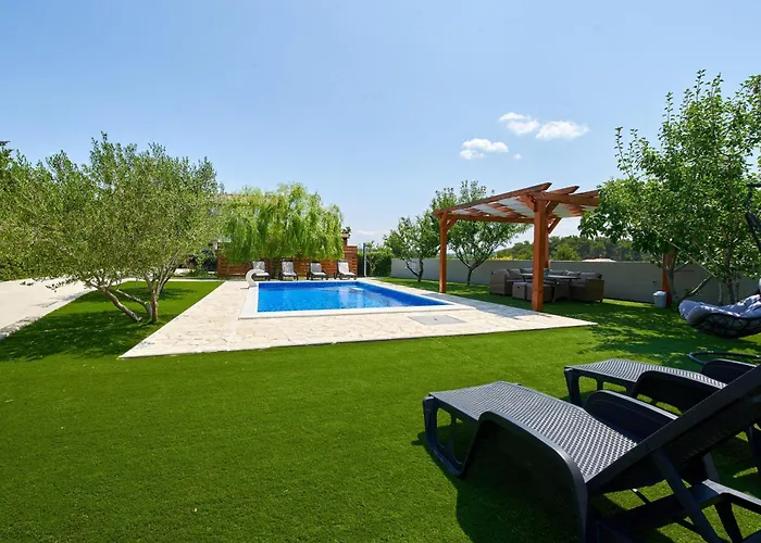 Family-friendly With Swimming Pool Ljubac, Zadar - 14148 Appartement