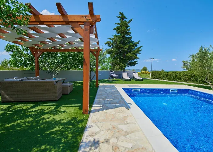 Family-friendly With Swimming Pool Ljubac, Zadar - 14148 Lägenhet Ražanac