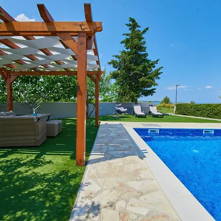 Family-friendly With Swimming Pool Ljubac, Zadar - 14148 Apartman Ražanac