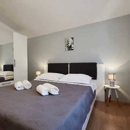 Family-friendly With Swimming Pool Ljubac, Zadar - 14148 Apartman *