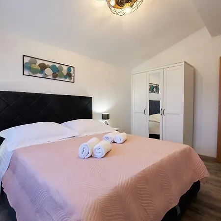 Family-friendly With Swimming Pool Ljubac, Zadar - 14148