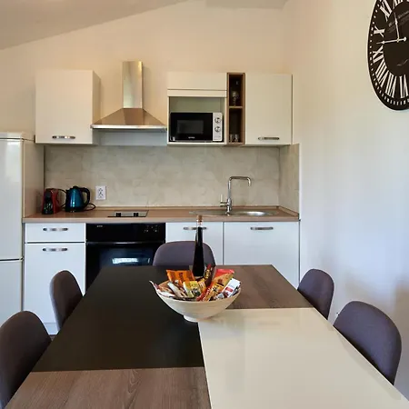 Family-friendly With Swimming Pool Ljubac, Zadar - 14148 Krneza