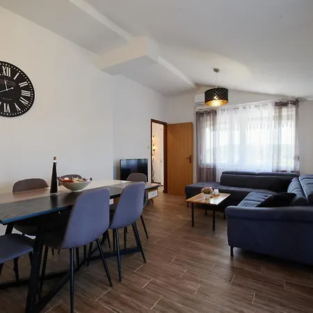 Apartment Family-friendly With Swimming Pool Ljubac, Zadar - 14148 *
