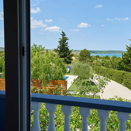 Apartman Family-friendly With Swimming Pool Ljubac, Zadar - 14148 *