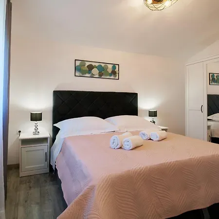 Family-friendly With Swimming Pool Ljubac, Zadar - 14148 Διαμέρισμα Ražanac