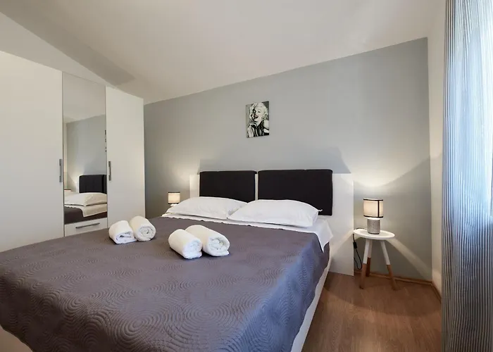 Family-friendly With Swimming Pool Ljubac, Zadar - 14148 Apartman *
