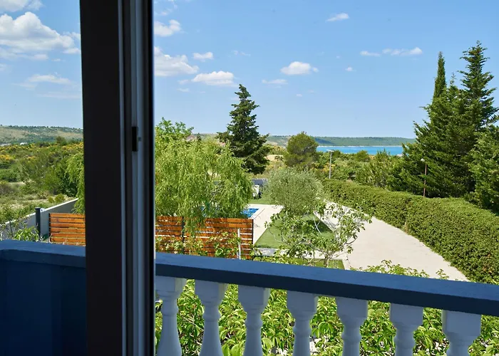 아파트 Family-friendly With Swimming Pool Ljubac, Zadar - 14148 *