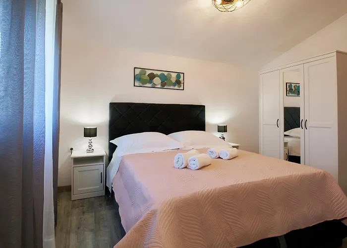 Family-friendly With Swimming Pool Ljubac, Zadar - 14148 아파트 Ražanac