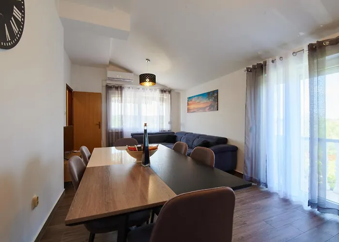 아파트 Family-friendly With Swimming Pool Ljubac, Zadar - 14148 Ražanac